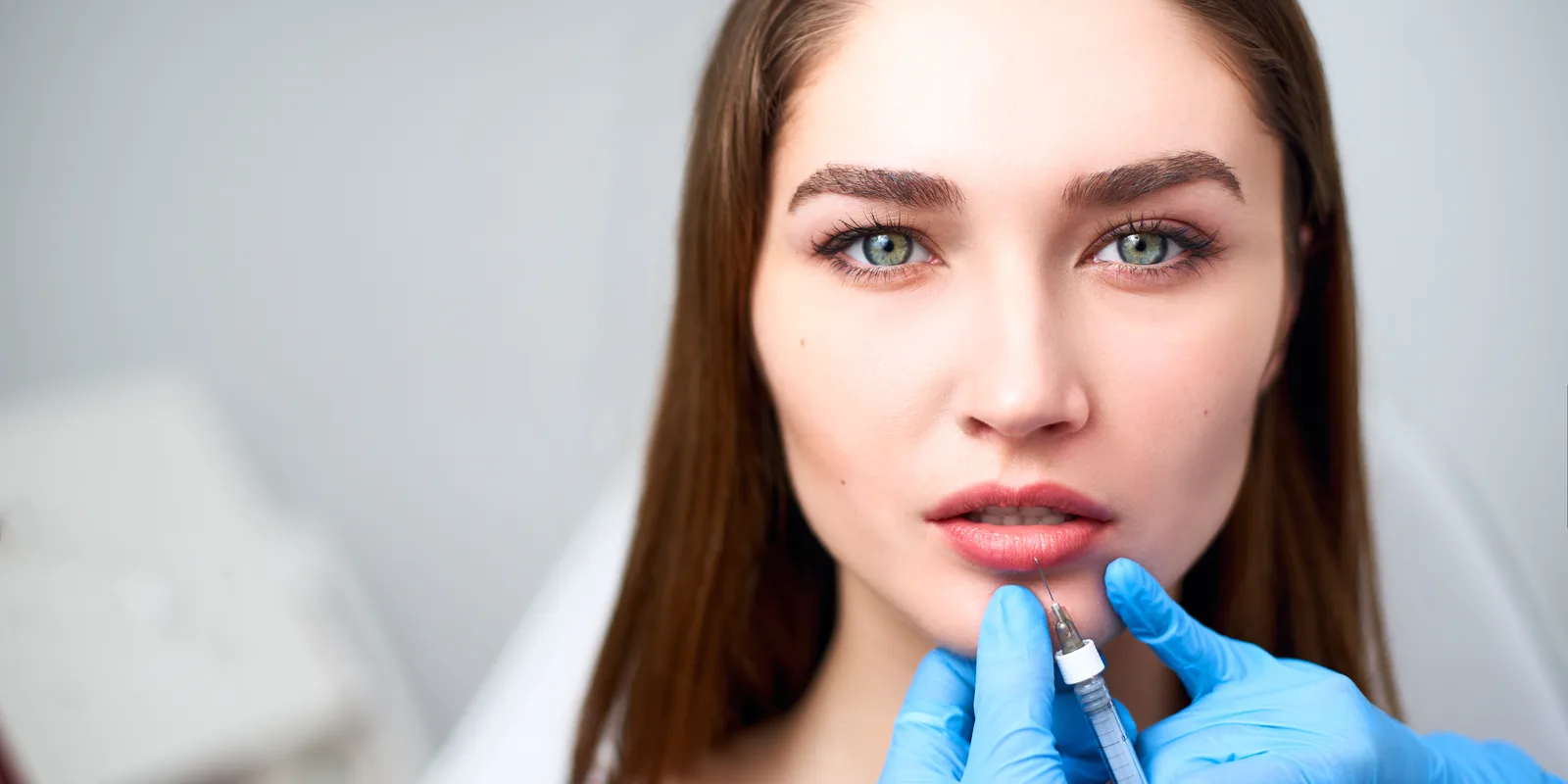 Dermal filler injection to enhance the lips